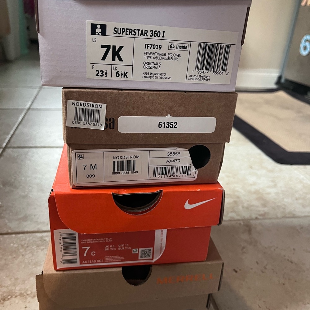 Lot of 5 size 7T shoes looking for a new home! - Picture 7 of 7